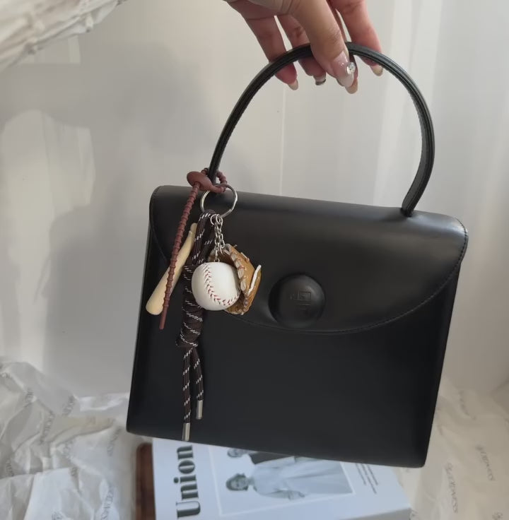 GIVENCHY So Black Kelly｜Minimalist Elegance × Playful Personalization 🖤
