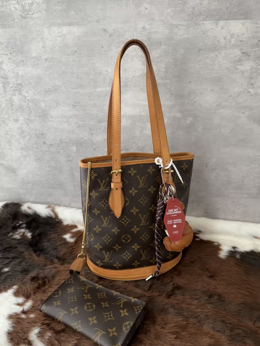 LOUIS VUITTON 🤎 Monogram Bucket Shoulder Bag｜Iconic LV Canvas × Everyday Versatility × Bonus Removable Pouch