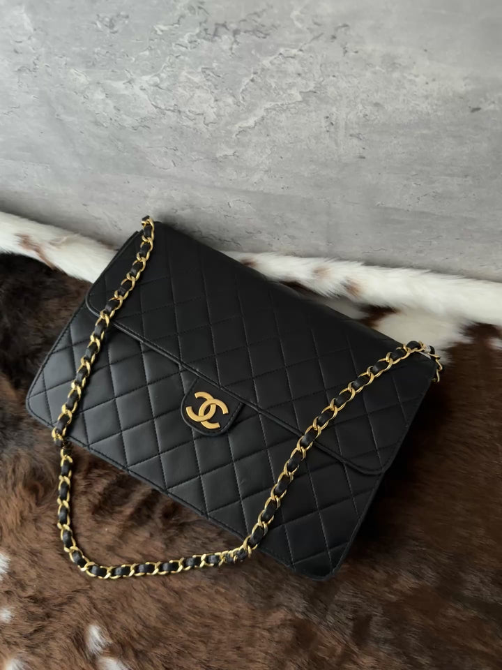 CHANEL 🖤 Classic CC Chain Shoulder Bag｜Timeless Quilted Design × Elegant Gold-Tone Hardware × Effortlessly Versatile