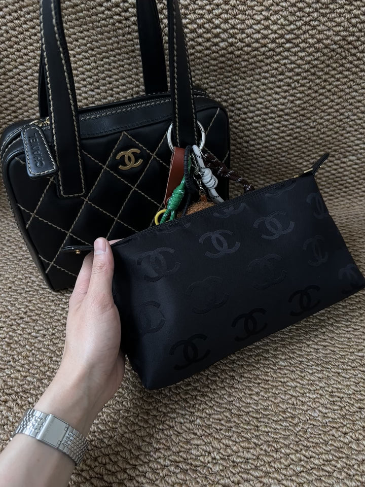 CHANEL Rare External Stitch Small Tote – Black Lambskin with Contrast Stitching 👜