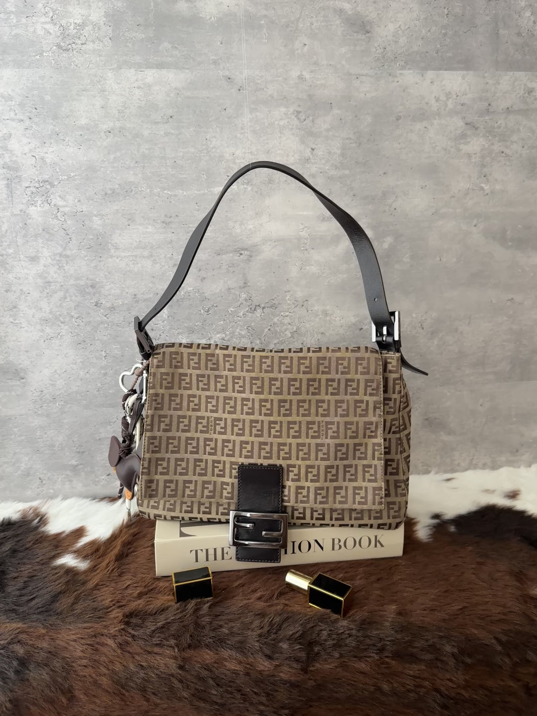 Fendi Mamma Baguette Zucca Shoulder Bag 🤎｜Iconic FF Monogram・Statement Buckle・Vintage Favorite