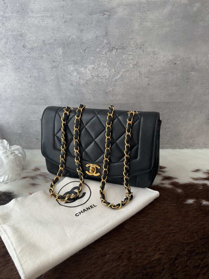Chanel Diana Flap 22cm 🖤✨｜24K Gold-Plated Hardware × Black Lambskin × Exceptional Vintage Condition