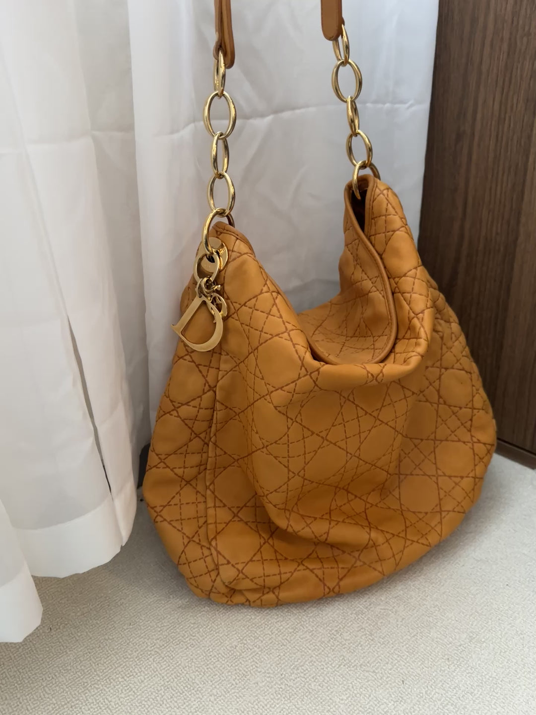 BOTTEGA VENETA Intrecciato Canvas & Leather Tote（Olive Green × Beige）｜Modern Utility with Iconic Weave 🌿✨