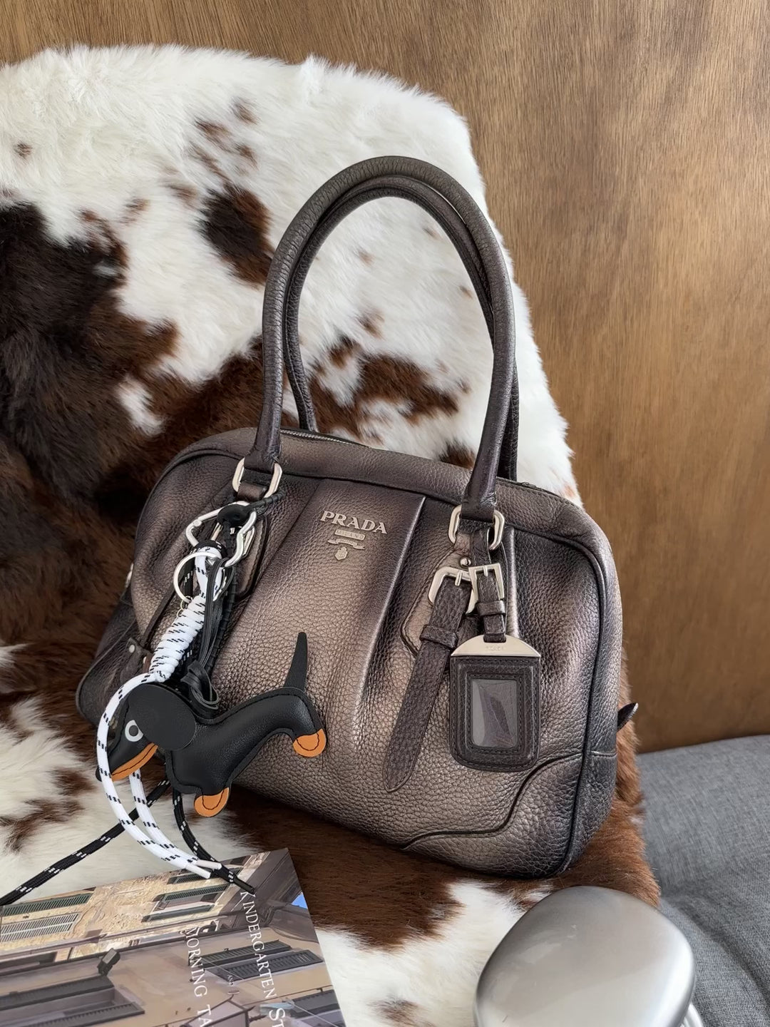 Prada Small Boston Bag 🤎🖤｜Gradient Leather Finish・Shoulder Carry・Spacious Design
