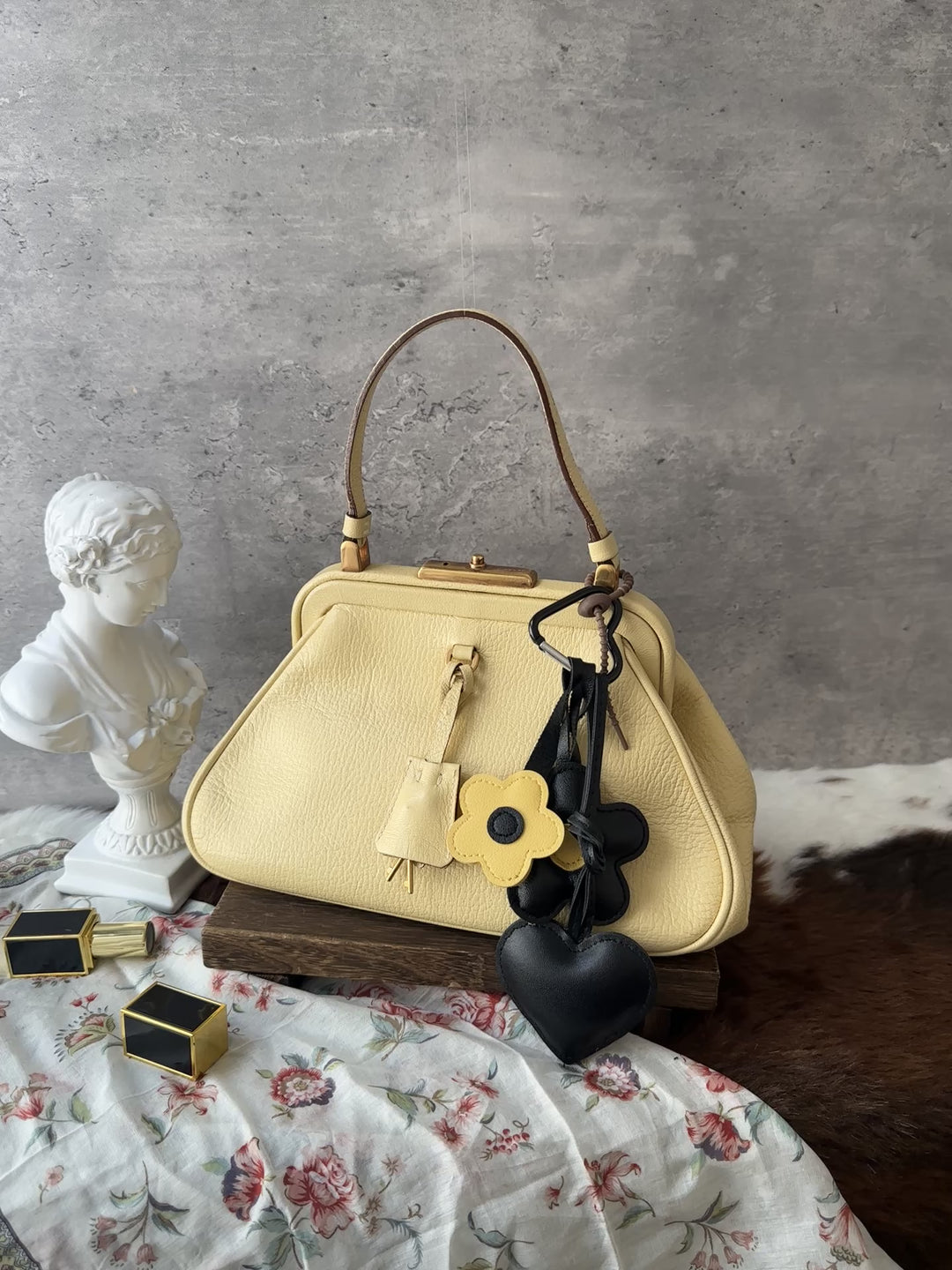 Prada Butter Yellow Kiss Lock Top Handle Bag 💛｜Soft Butter Tone｜Sweet Evening Style｜Fits Your Phone