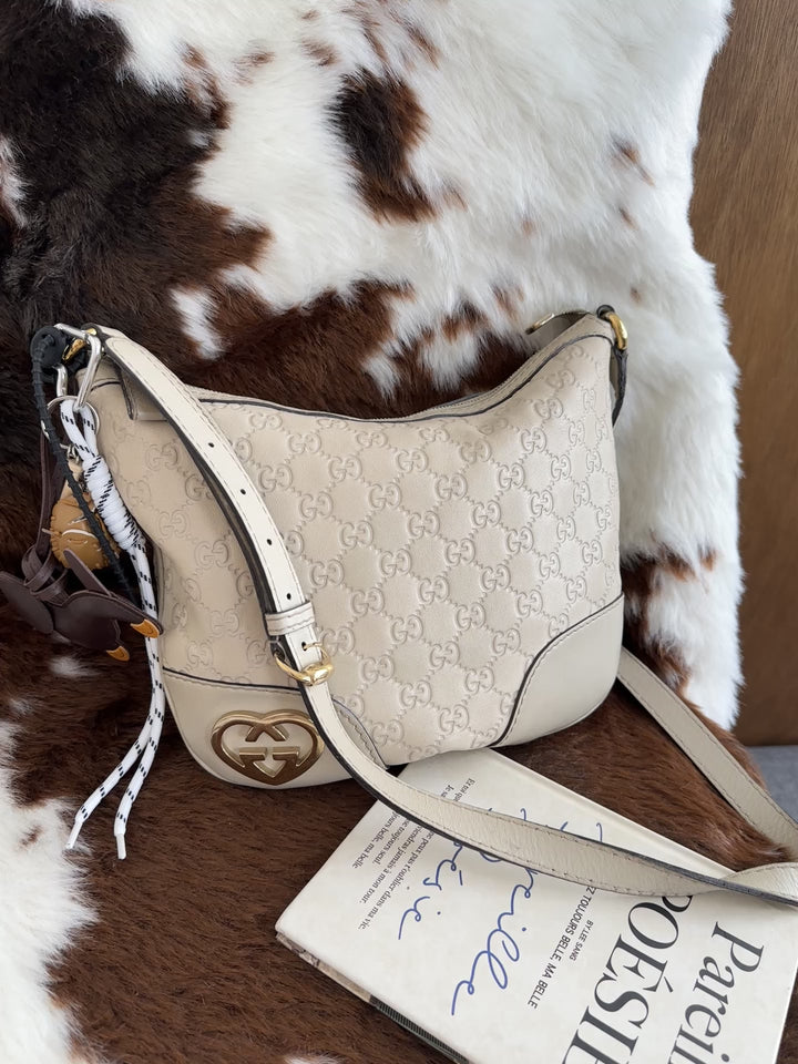 Gucci GG Embossed Leather Hobo Crossbody Bag 🤍🤎｜Valentine Limited Edition・GG Embossed Leather・Mini Everyday