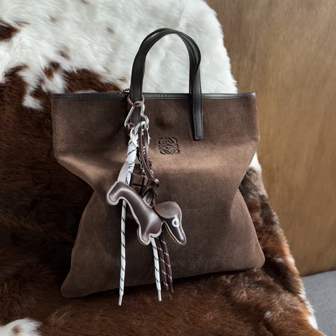 Loewe Suede Tote Bag 🍫｜Rich Chocolate Suede × Oversized Loewe Logo × Spacious Everyday