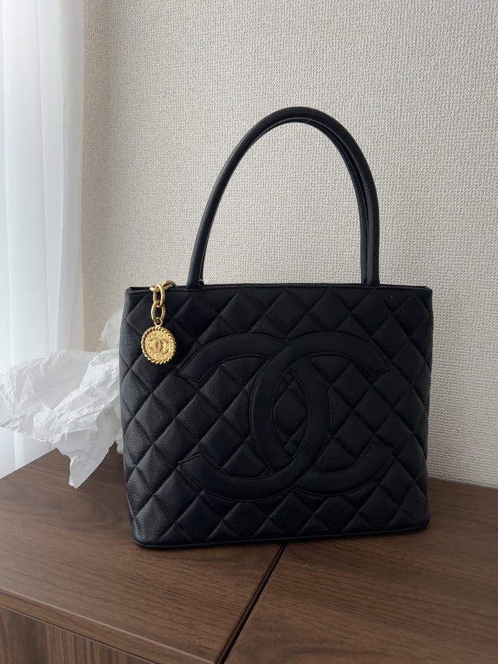 Chanel “Silver Coin Hilton” Tote🖤 | Caviar Leather Classic Elegance ✨
