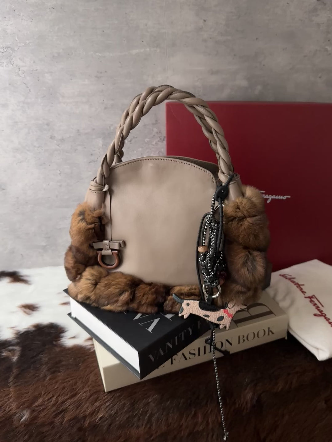 Ferragamo Fur Trim Hobo Bag 🤎｜Rare Design｜Full Set｜Shoulder-Friendly