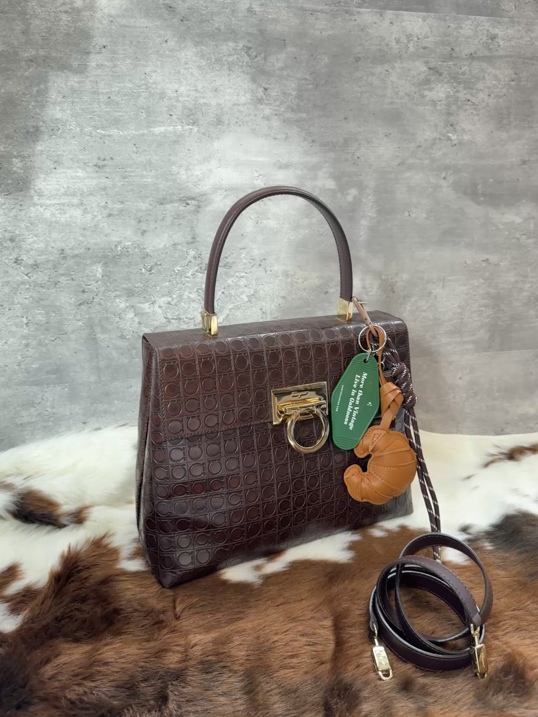FERRAGAMO 🤎 Chocolate Embossed Kelly Bag｜Vintage Charm × Structured Elegance × Timeless Brown Tone