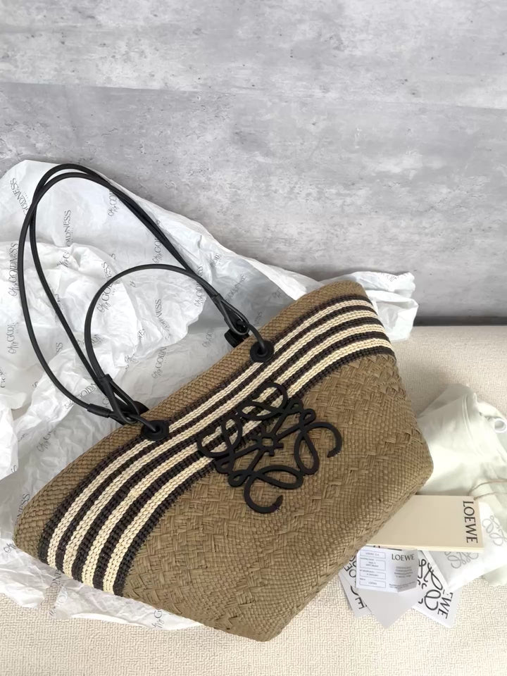 LOEWE Olive Green Bucket Bag 🫒✨｜Rare, Igable & Versatile