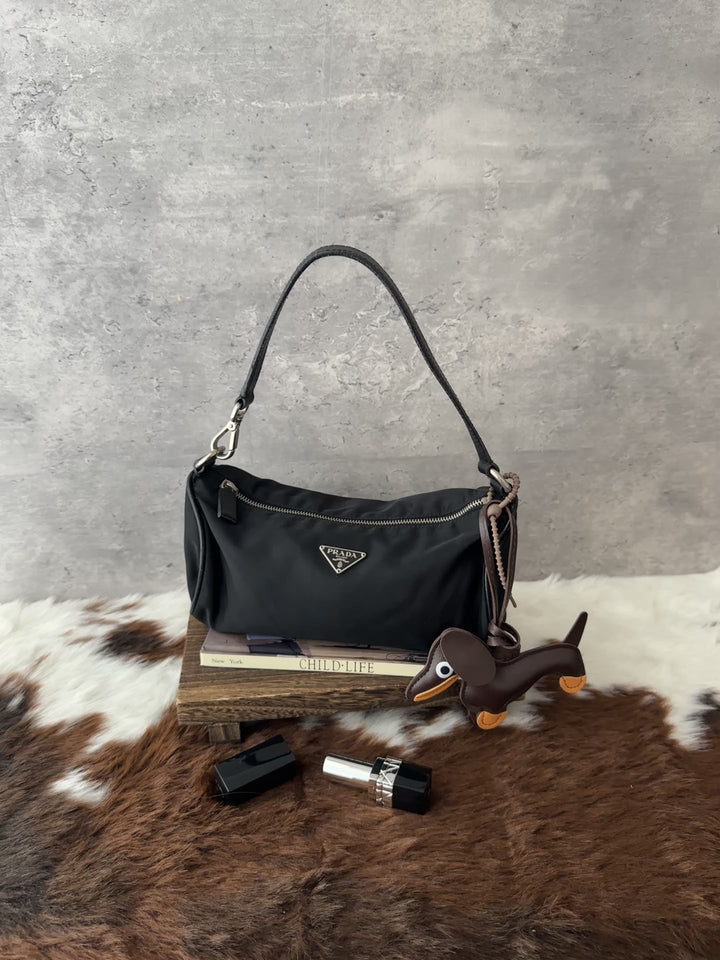 Prada Nylon Mini Shoulder Bag 🖤✨｜Iconic Nylon × Compact Silhouette × Convertible Styling