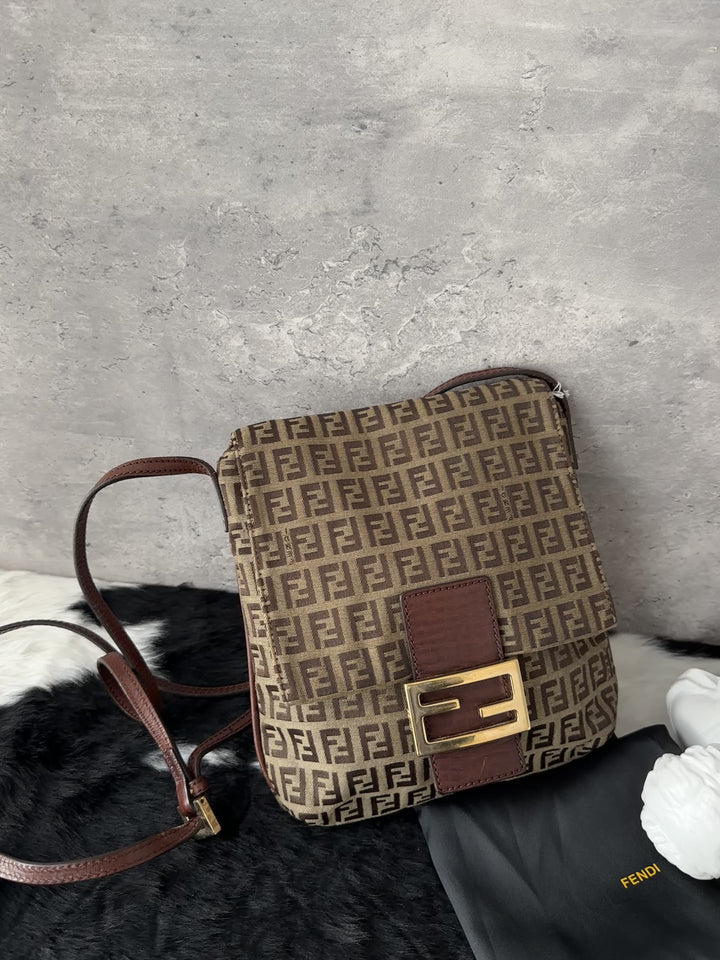 Fendi Gold Buckle Zucca Monogram Crossbody 🤎✨｜Iconic Hardware, Vintage Classic, With Dust Bag