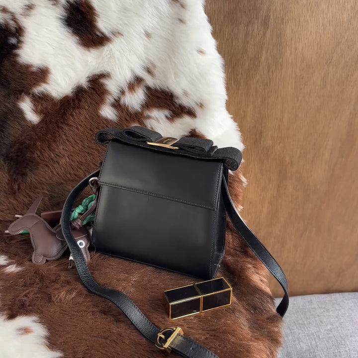 Salvatore Ferragamo Vara Ribbon 2-Way Top Handle Bag 🖤｜Iconic Vara Bow × Elegant Structured Design × Timeless Black Leather