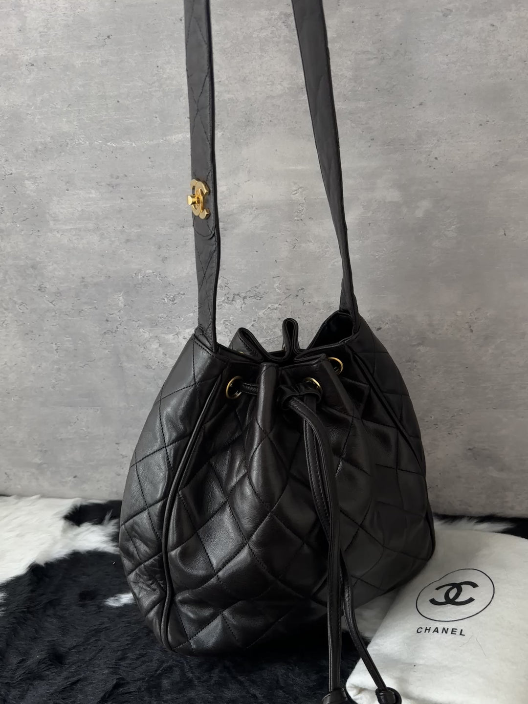 Chanel CC Drawstring Bucket Bag 🖤✨｜Classic Black & Gold, Rare Silhouette, Timeless Appeal