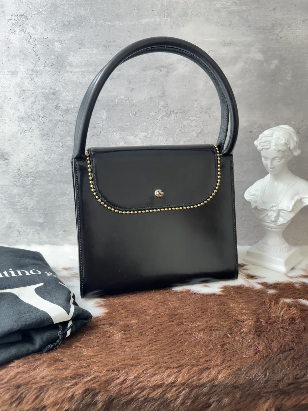 Valentino Garavani Box Handbag 🖤｜Rare Design × Gold Bead Trim × Glossy Leather