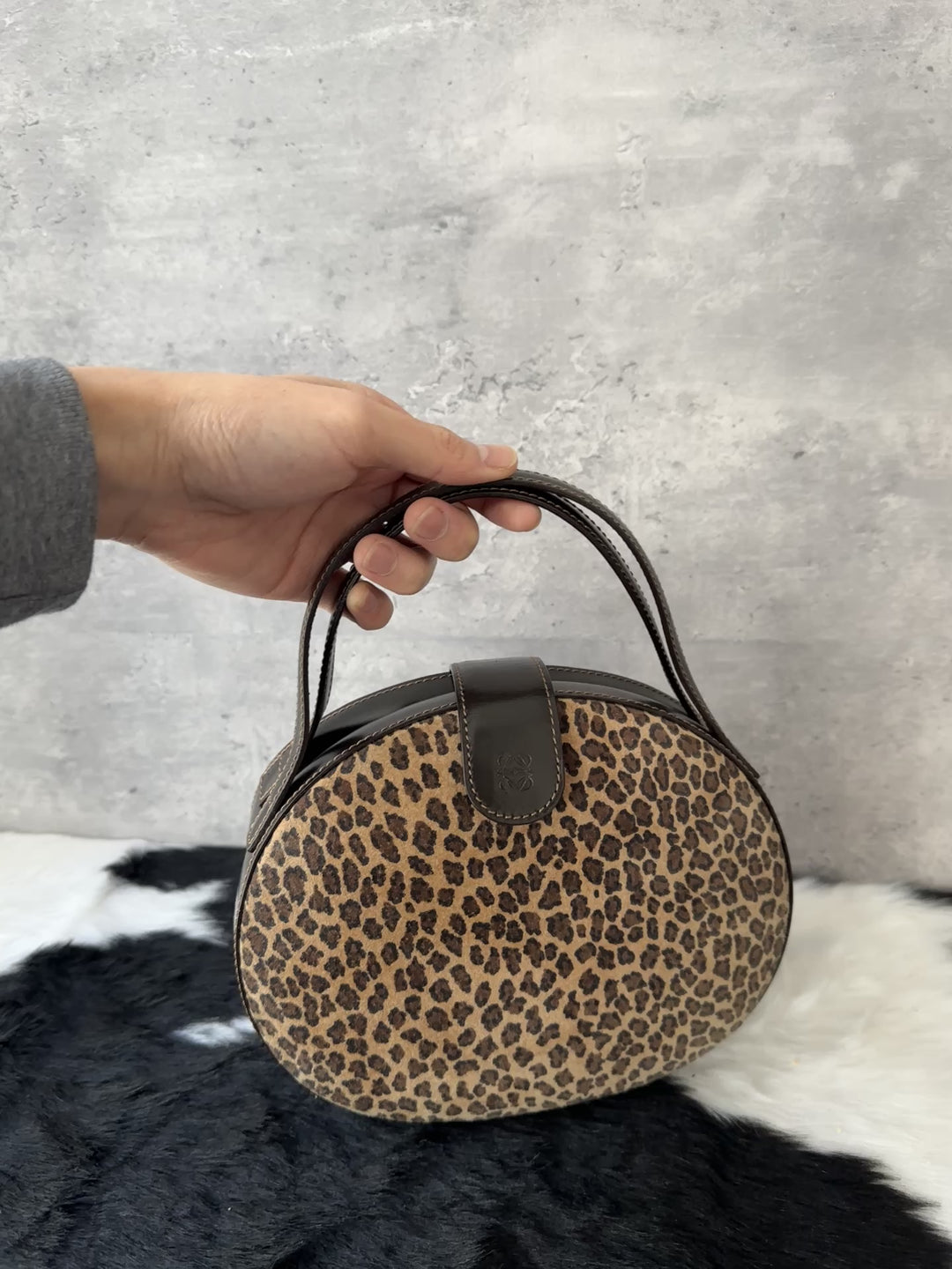 Loewe Leopard Print Egg Bag 🐆🖤｜Rare Archive Piece × Sculptural Silhouette × Collectors’ Edition