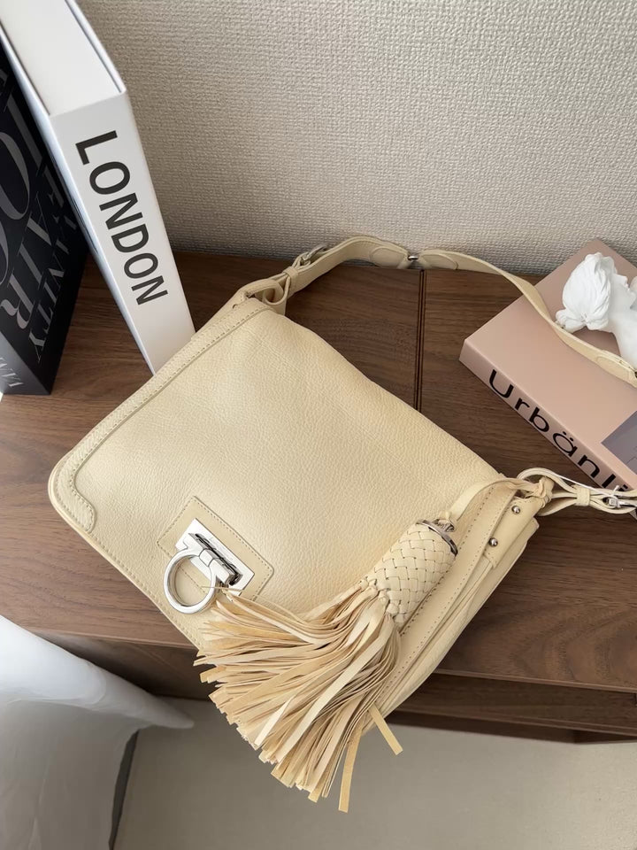 Salvatore Ferragamo Cream Tassel Gancini Shoulder Bag（Calfskin × Silver Hardware）｜Timeless Elegance 🍨✨
