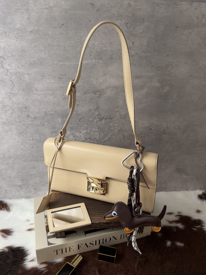 Gucci Cream Baguette Bag 🧁｜Mirror Included｜Minimal Chic｜Easy to Style