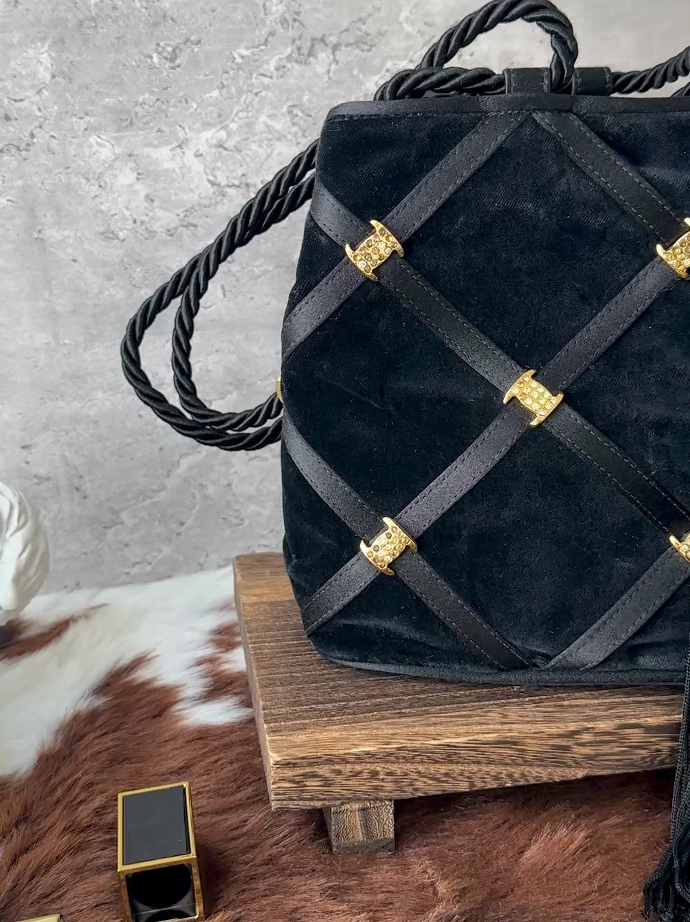 Ferragamo Suede Bucket Bag 🖤｜Crystal-Set Gold Details × Vintage Tassel Charm × Two-Way Styling