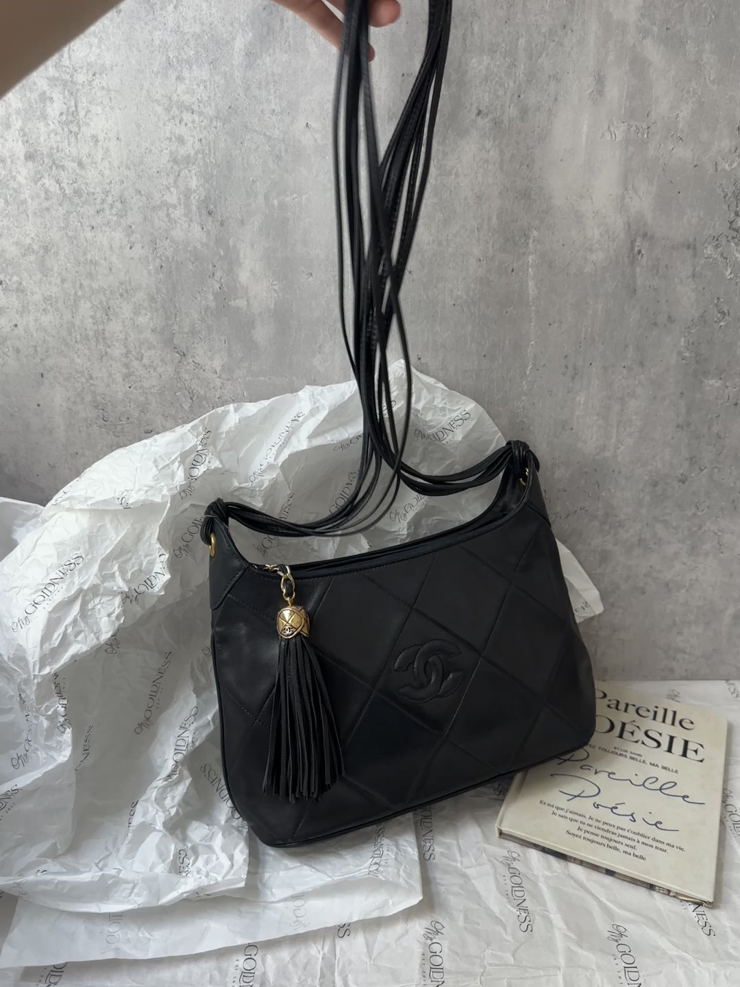 CHANEL Vintage Horn-Shaped Crossbody – Iconic Gold Ball Tassel × Rare Slouchy Hobo🖤✨ Casual Chic with Serious Collector Value