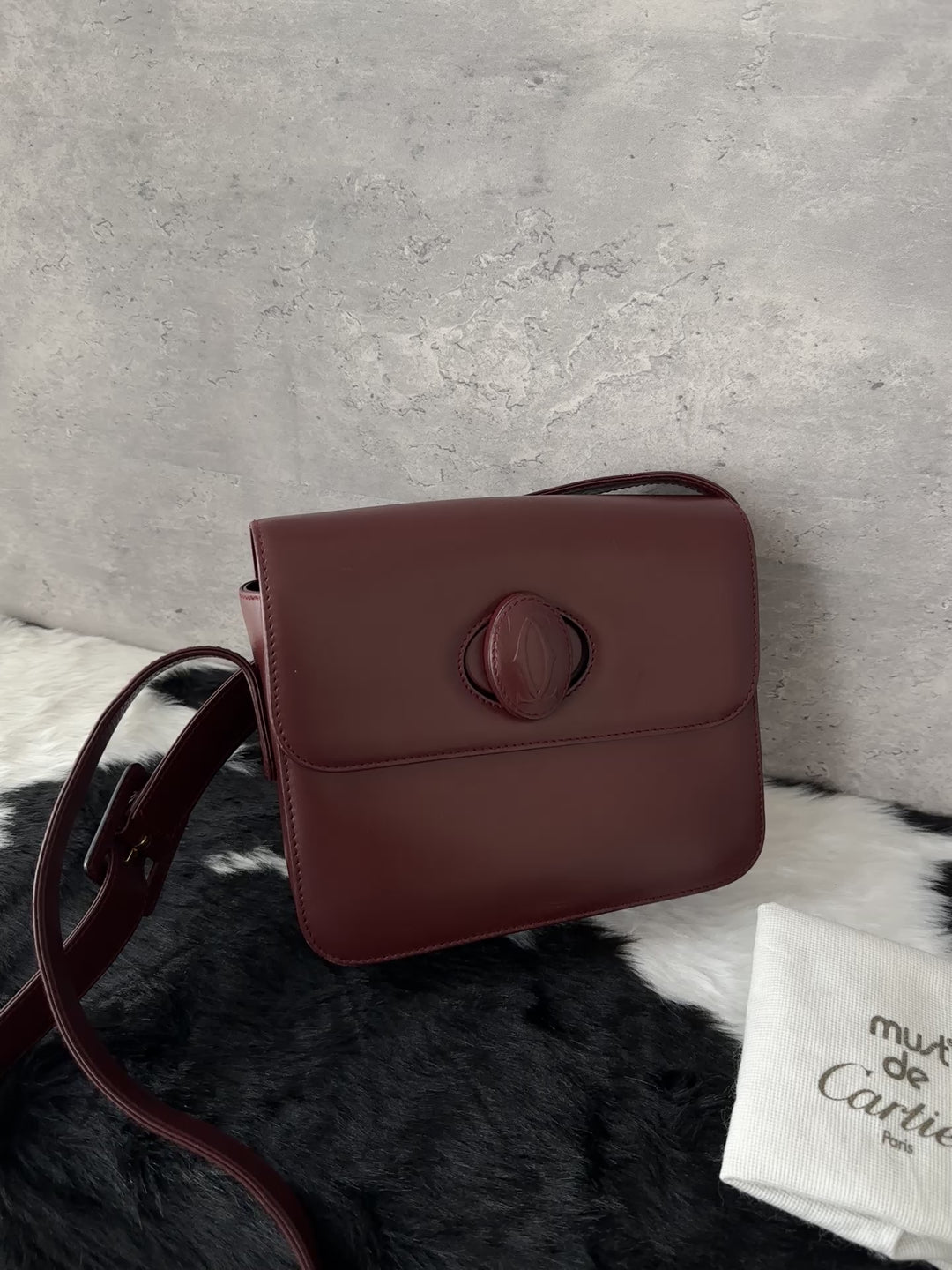 Cartier Mini Turn Lock Egg Bag 🥚✨｜Rare Small Size, Elegant Design, Timeless Appeal