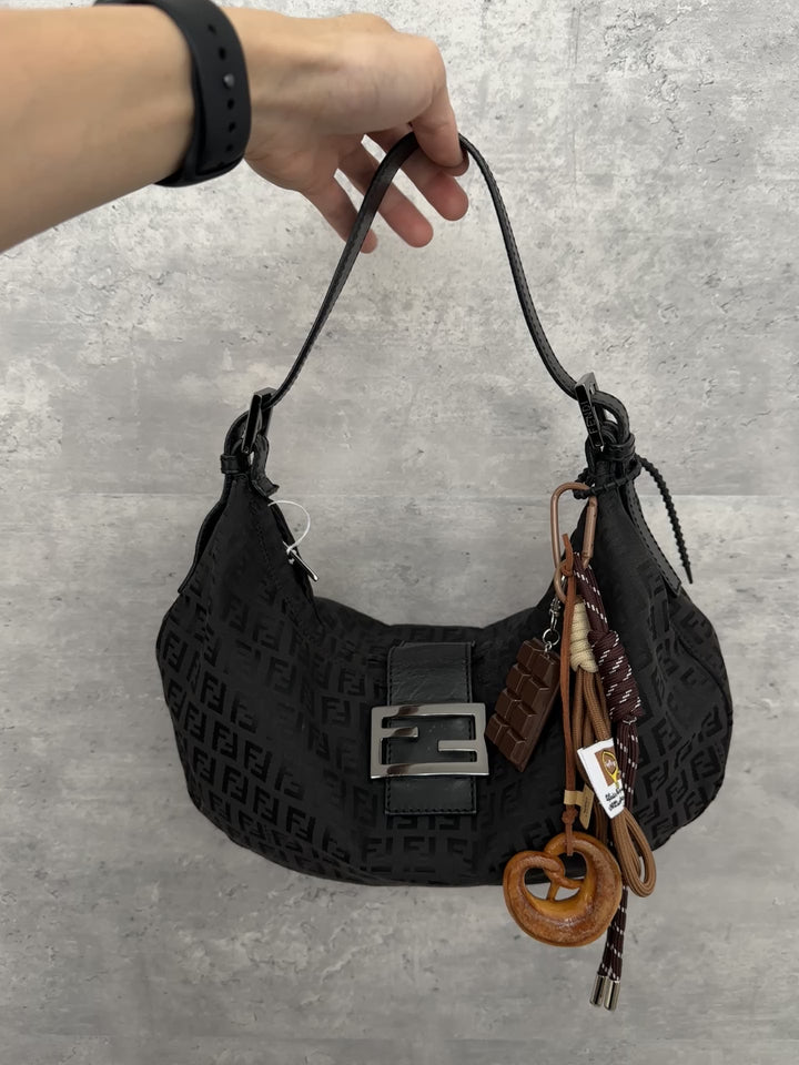 FENDI 芬迪 Vintage Half-Moon Hobo 🖤 老花半月肩背包