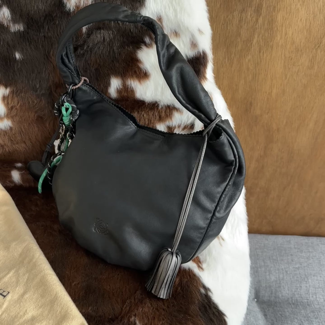 Loewe Lambskin Hobo Bag 🖤｜Soft Lambskin Leather × Relaxed Silhouette × Effortless Everyday