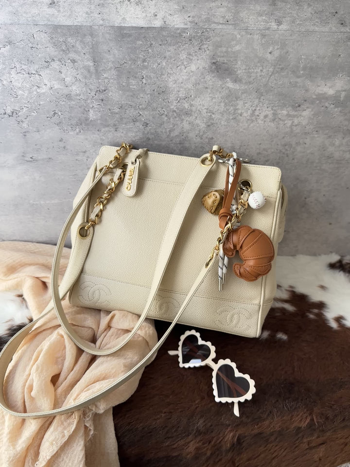 CHANEL Caviar Leather Cream Chain Tote Bag 🤍｜Rare Cream Colour × Gold Hardware × 8 CC Logo Details✨