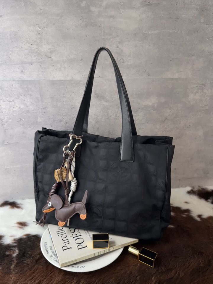 CHANEL Ice Grid Fabric Tote Bag 🖤｜Lightweight Daily Tote × Laptop-Friendly Capacity × Very Clean Condition