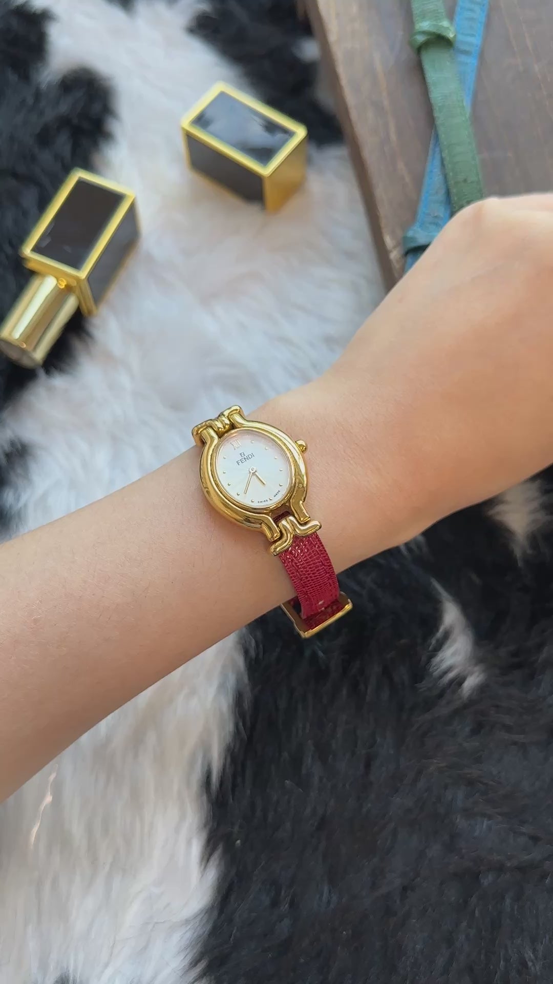 Fendi Triple-Strap Oval Watch 💚🩵❤️｜One Watch, Three Looks × Pearl Sunray Dial × Elegant Gold-Tone Case