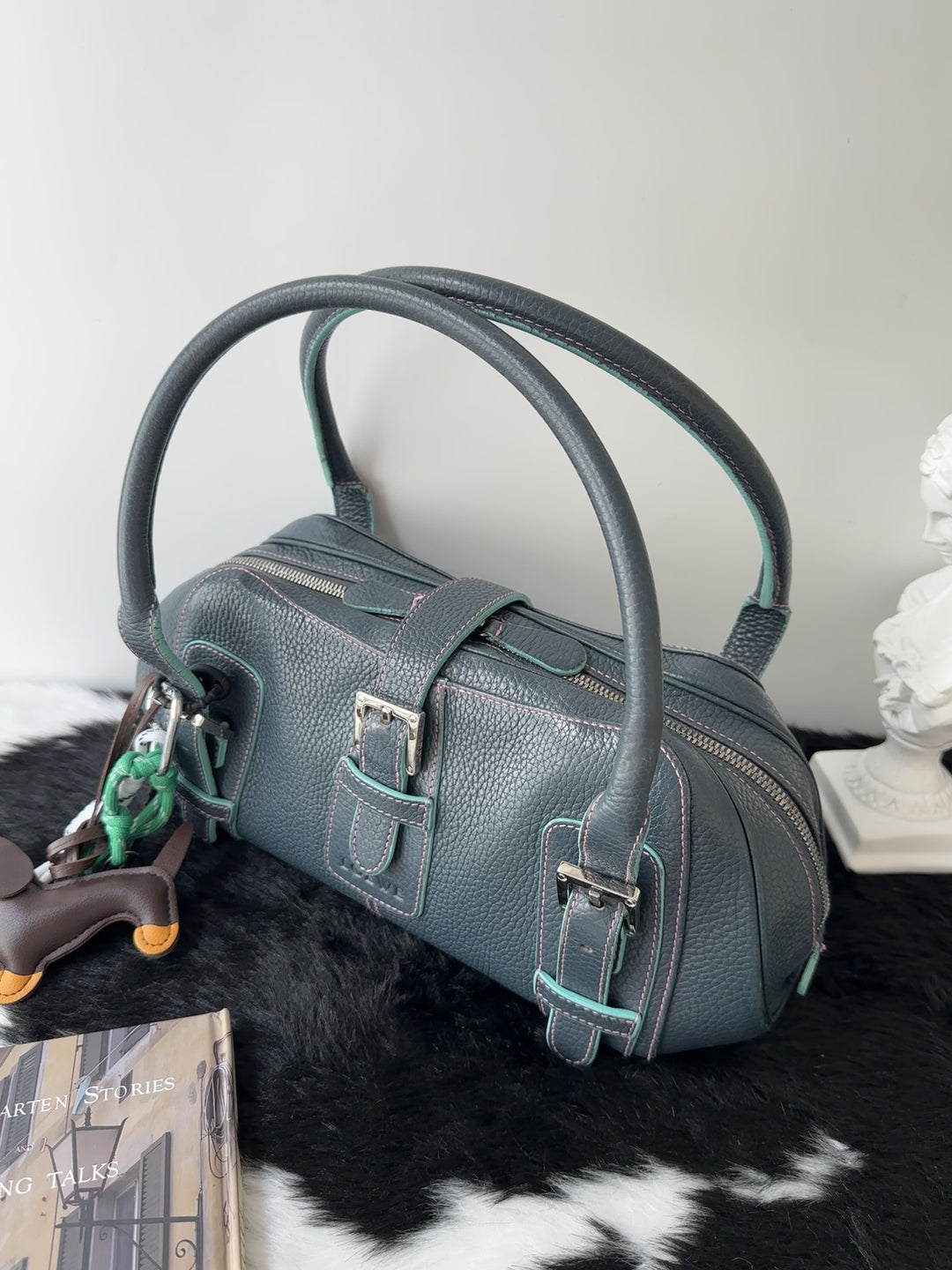 LOEWE UFO Shoulder Bag 🩵💜｜Contrast Stitching × Rare Colorway × Adjustable Shoulder Carry