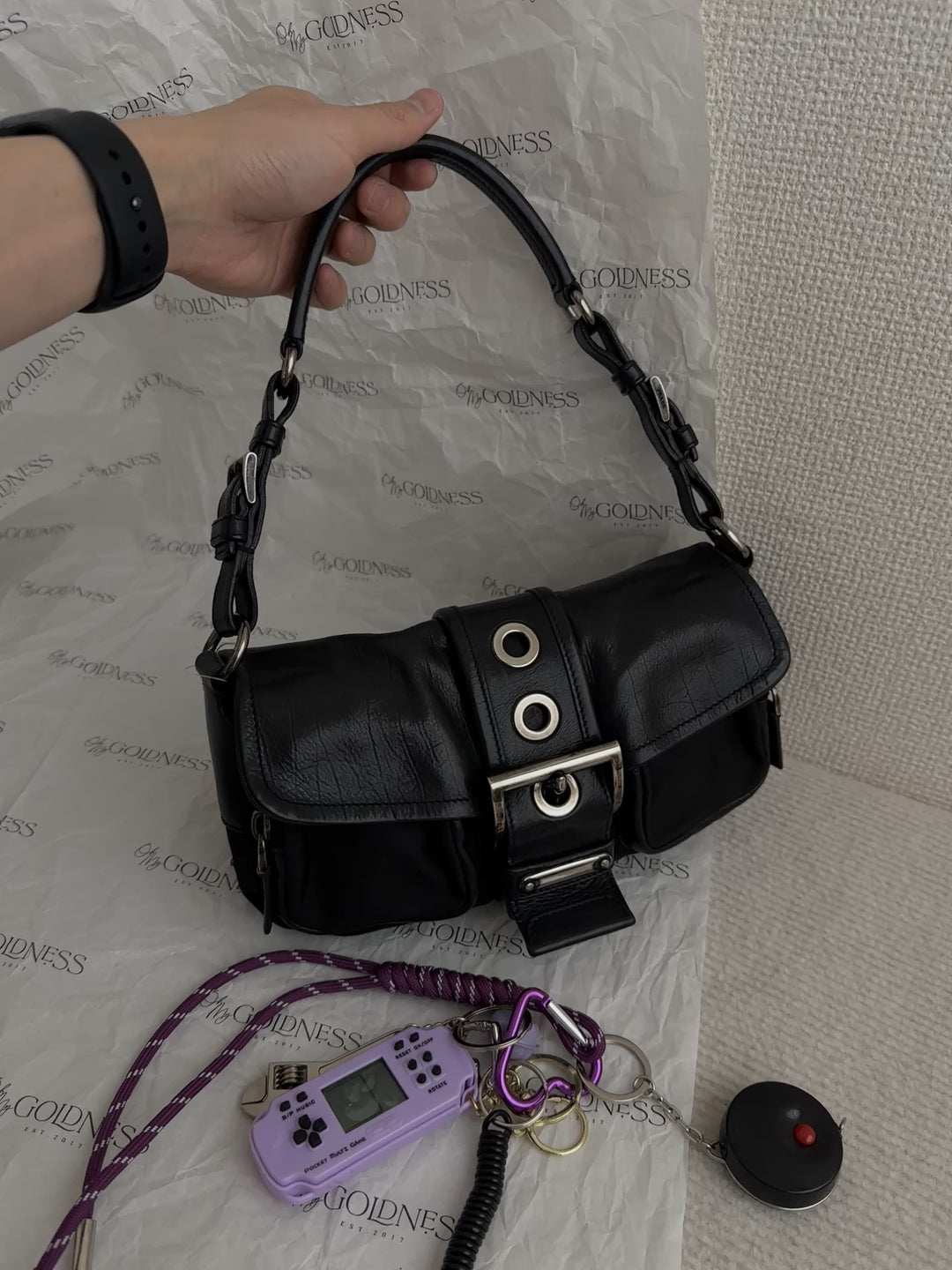 PRADA Flap Hobo Bag｜Leather & Nylon Mix × Grommet Buckle Detail 🖤 Compact and Versatile