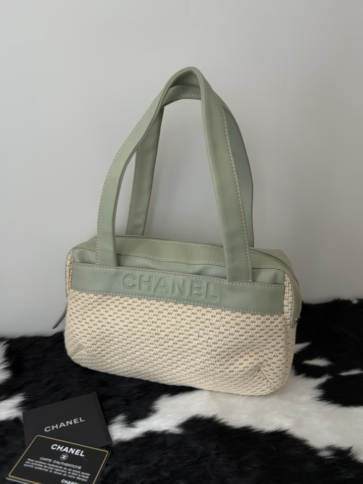 CHANEL Mint & Milk Shoulder Bag｜Soft Pastel Green × Woven Texture × Year-Round Freshness 🥛💚✨
