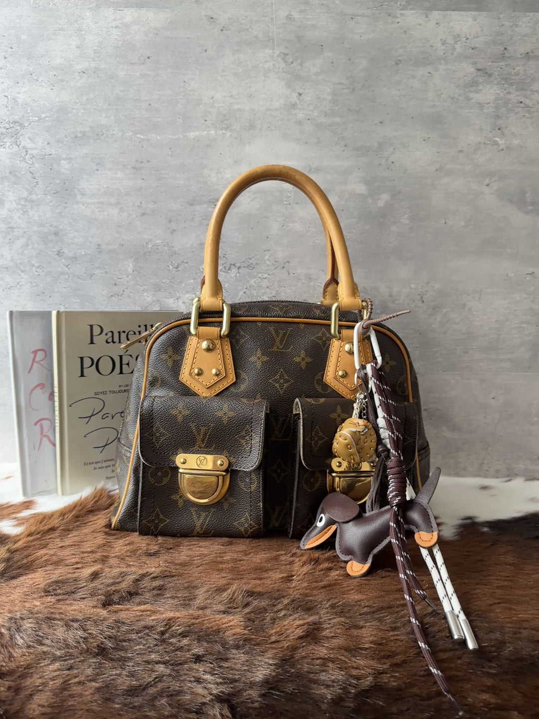 Louis Vuitton Manhattan PM Bag 🤎✨｜Iconic Monogram Canvas｜Double Front Pockets｜Y2K Silhouette