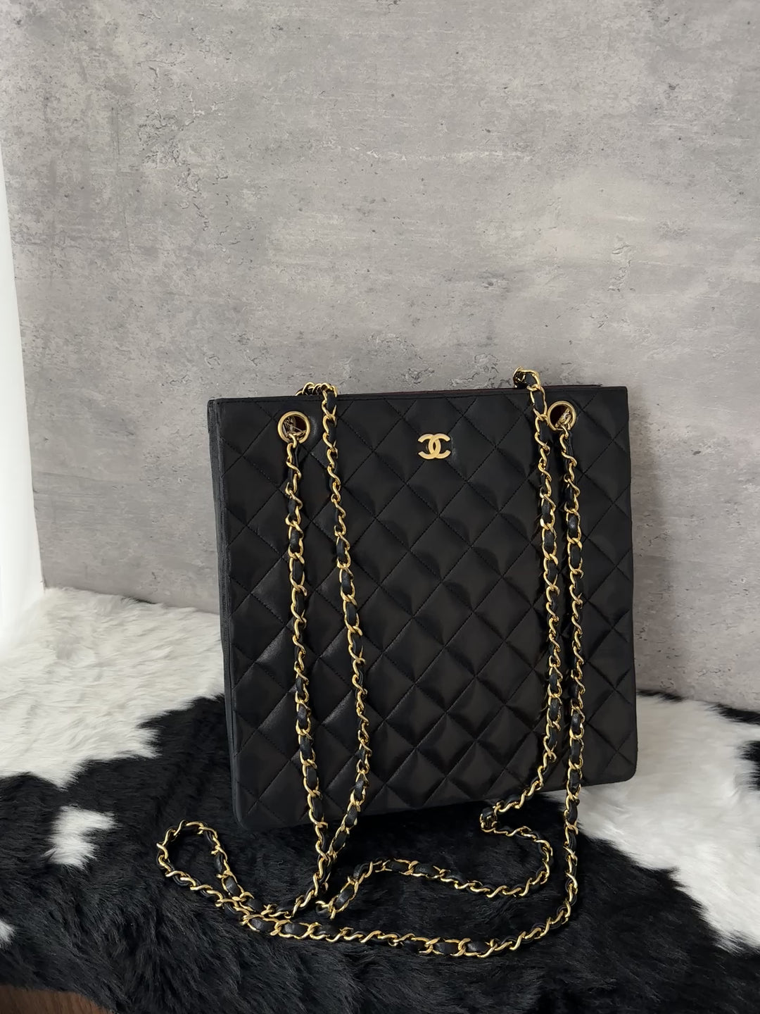 Chanel Long Chain Shoulder Bag 🖤✨｜Versatile Carry, Quilted Classic, Timeless Appeal