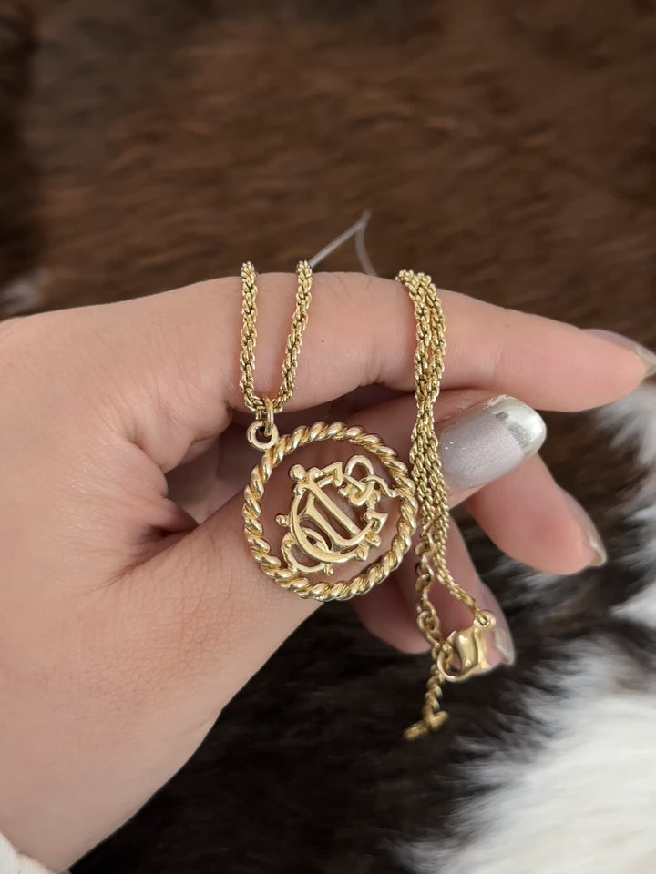 Dior “Carriage Rope Circle Pendant Necklace” 🐎✨ | Vintage Romance & Golden Elegance
