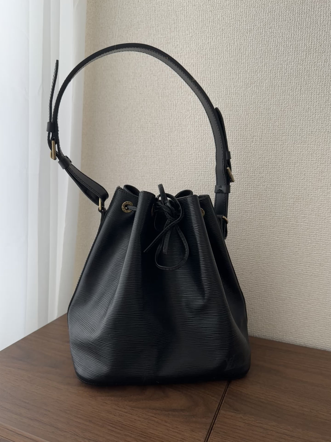 Louis Vuitton Epi Leather Bucket 🖤✨ Timeless & Versatile