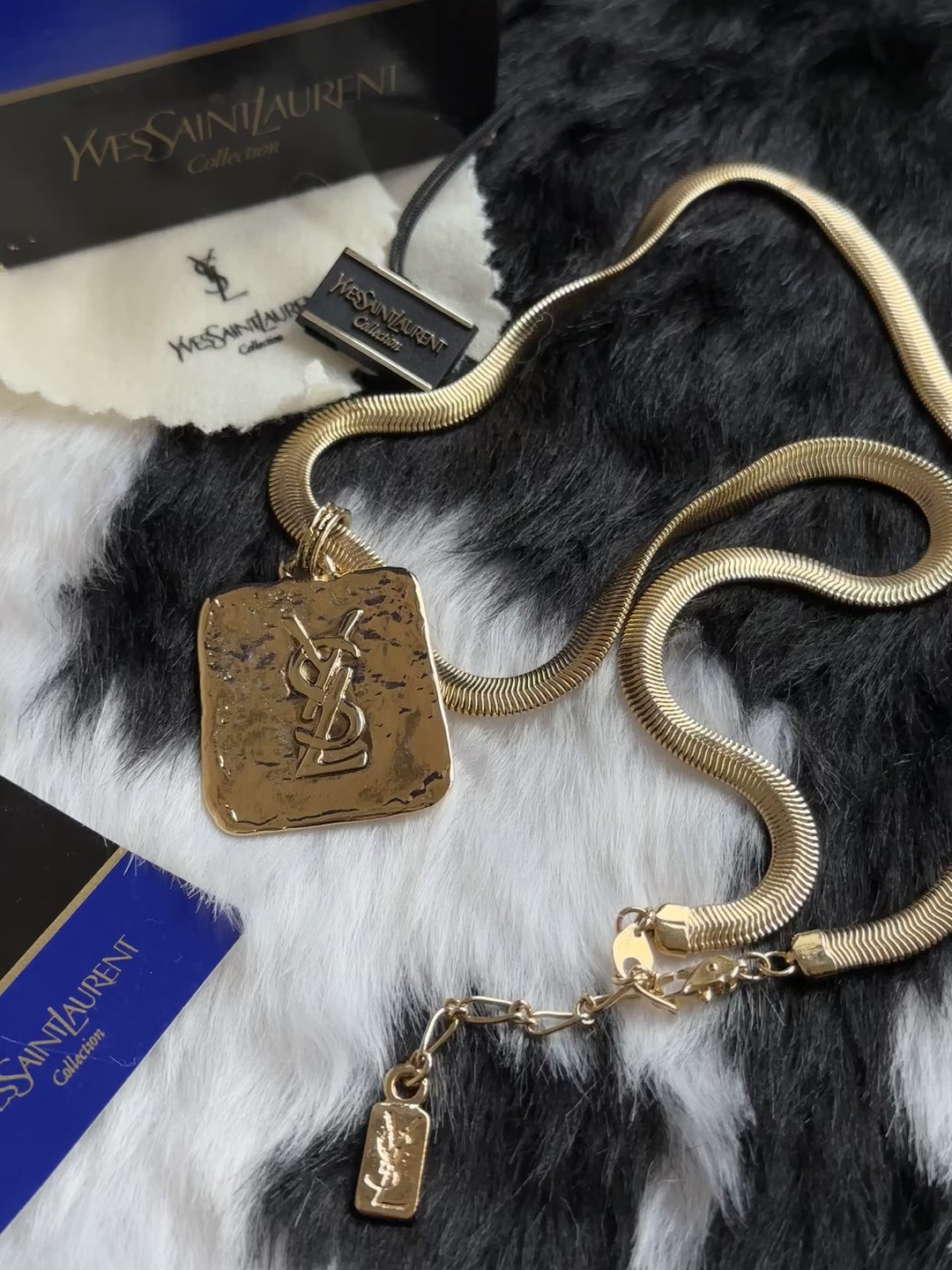 Yves Saint Laurent Lava Gold Plate Necklace 💛｜Textured Gold Pendant・Statement Vintage Piece・Full Set