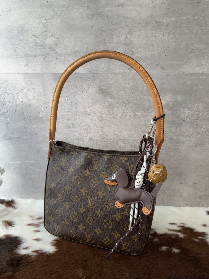 Louis Vuitton Small Looping Shoulder Bag 🤎｜Monogram Canvas × Zip Closure × Great Value
