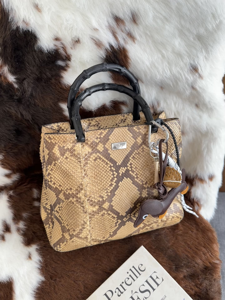 Gucci Python Bamboo Tote Bag 🐍｜Exotic Python Leather・Iconic Bamboo Handle・Rare Statement Piece
