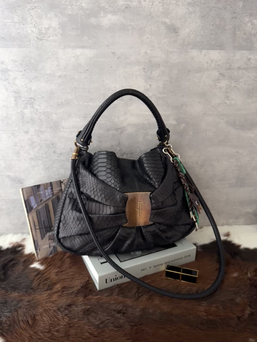 Ferragamo Python Hobo Bag 🖤｜Statement Bow Logo × Vintage Bronze Clasp × Original Strap