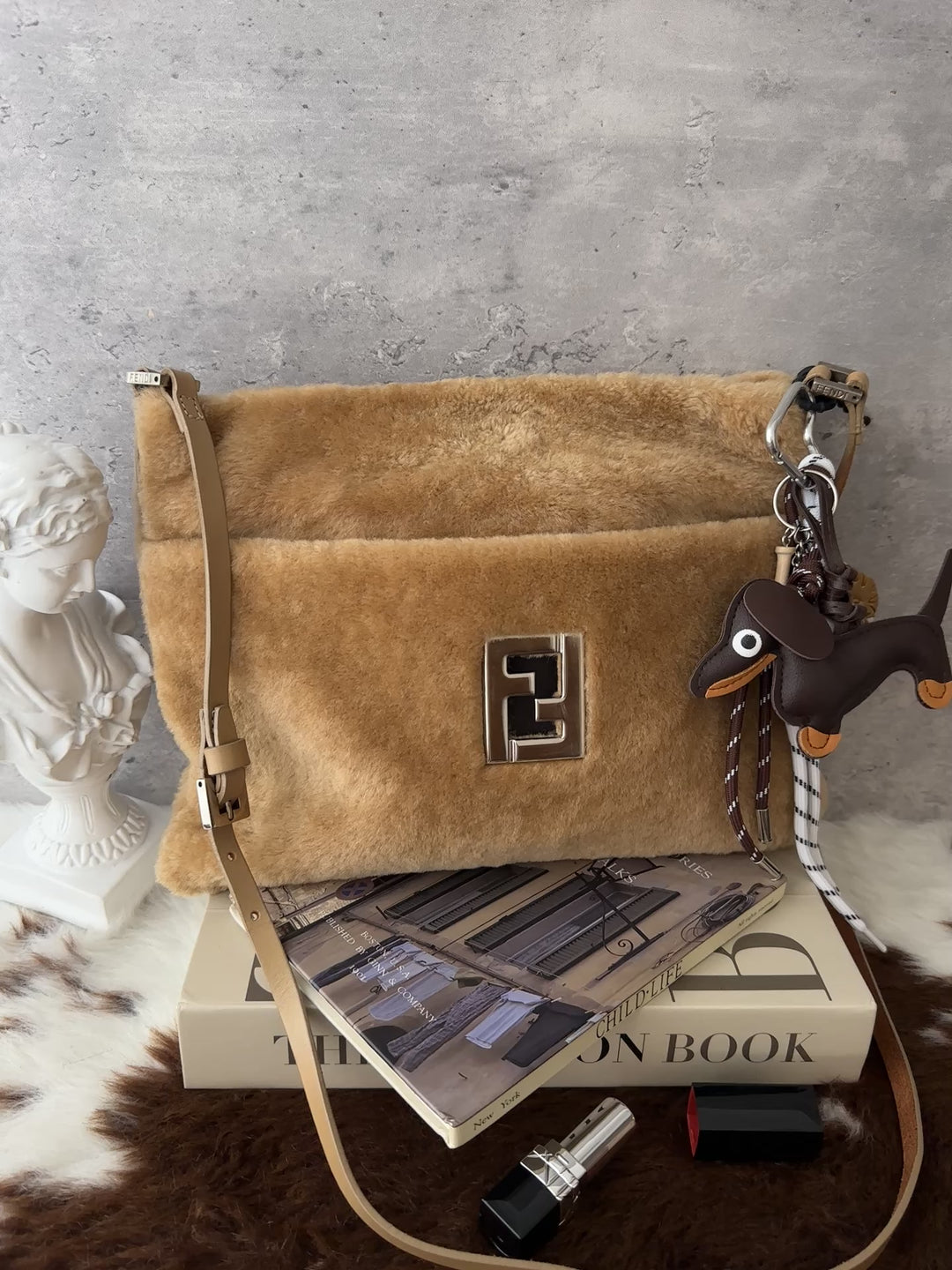 Fendi FF Shearling Crossbody Bag 🤎｜Oversized FF Logo・Soft Fluffy Texture・Perfect Autumn/Winter Bag