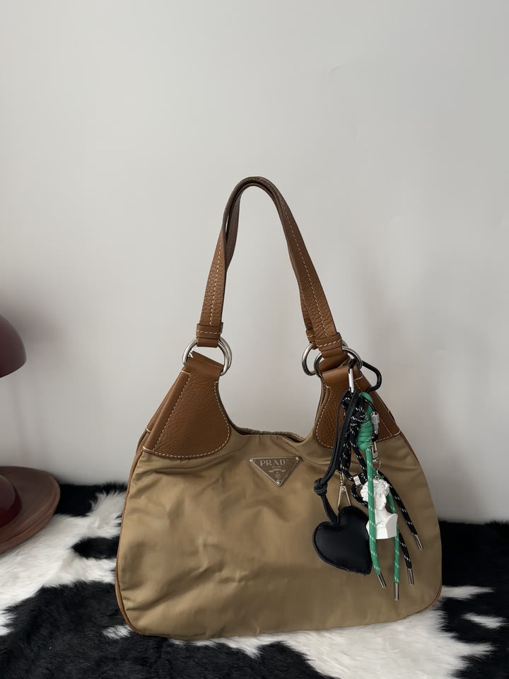 PRADA Nylon Leather-Trim Shoulder Bag 🤎｜Lightweight Nylon × Soft Leather Trim × Daily Essential ✨