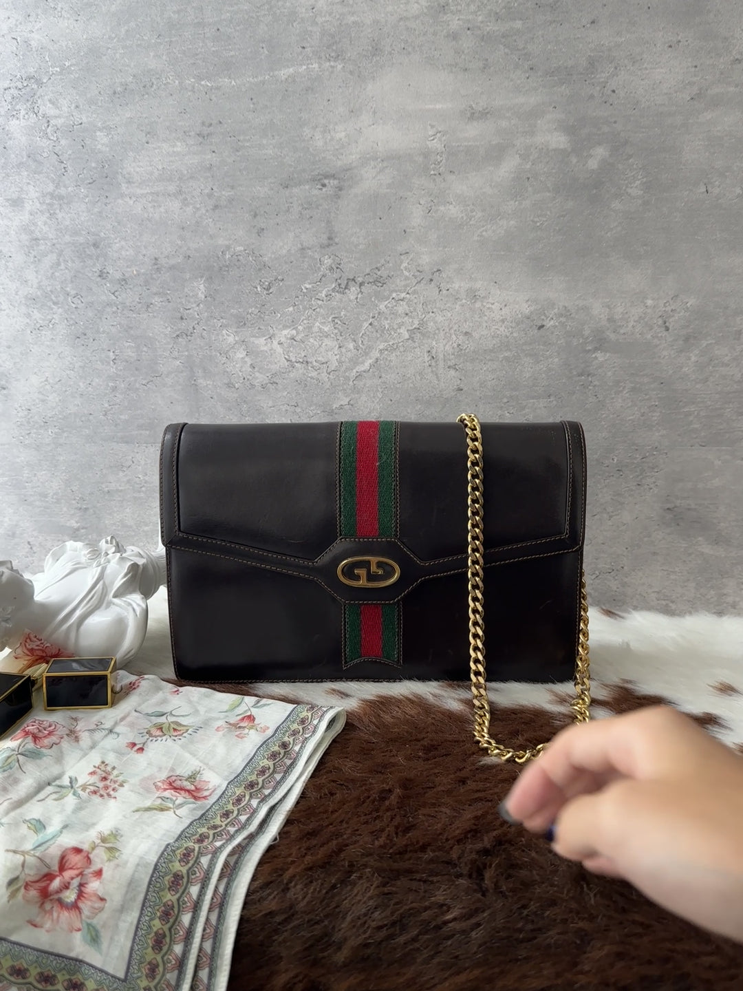 GUCCI Vintage Web Chain Crossbody 🤎💚❤️｜Brown Leather × Gold Chain