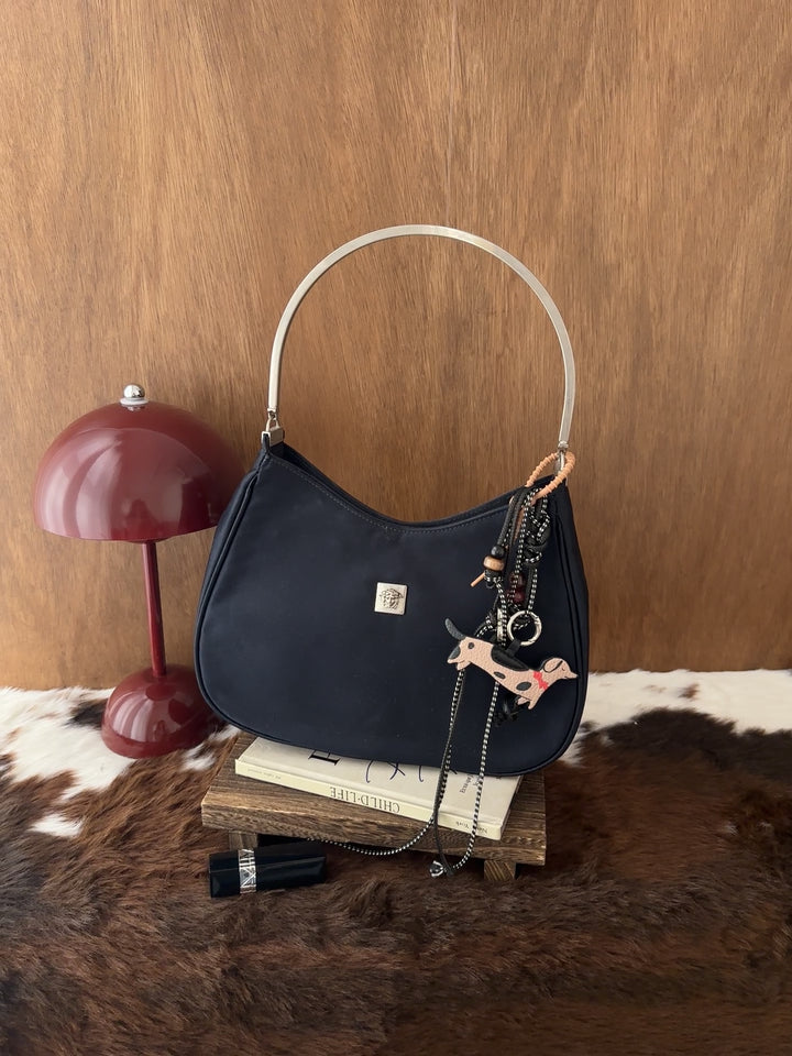 Versace Small Hobo Bag 💙🤍｜Navy Blue × Silver-Tone Handle × Compact Silhouette
