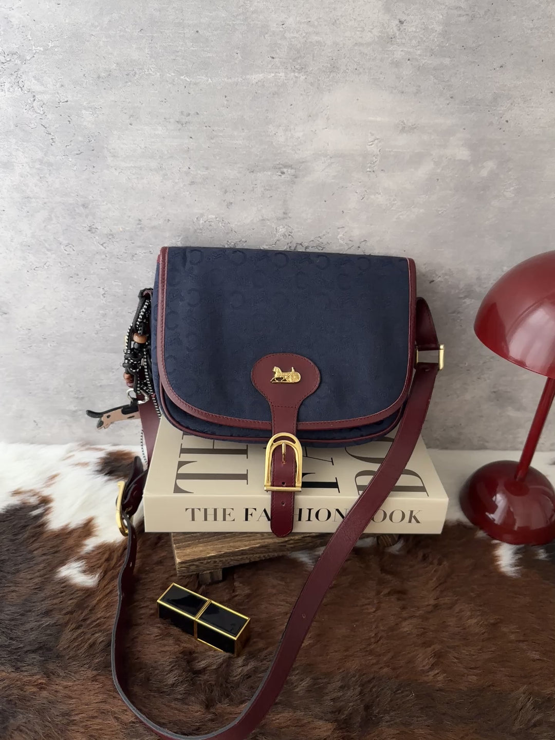 CELINE Vintage Carriage Saddle Bag ❤️💙｜Signature Carriage Monogram × Burgundy Leather Trims × Adjustable Shoulder Strap