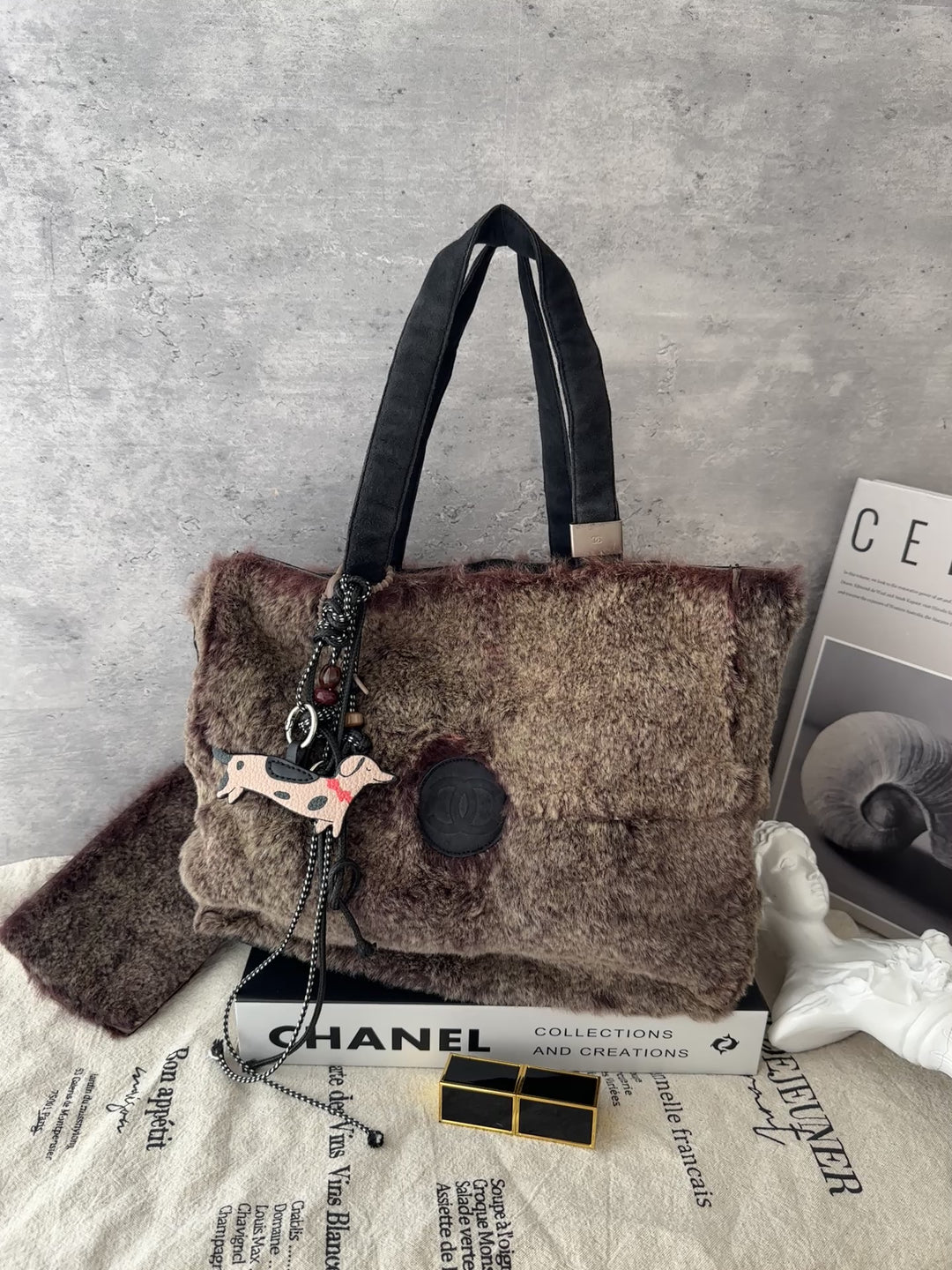 CHANEL Rabbit Fur Tote 🐰🤎｜Matching Baby Pouch × Cozy Fur Texture × Fall-Winter Statement