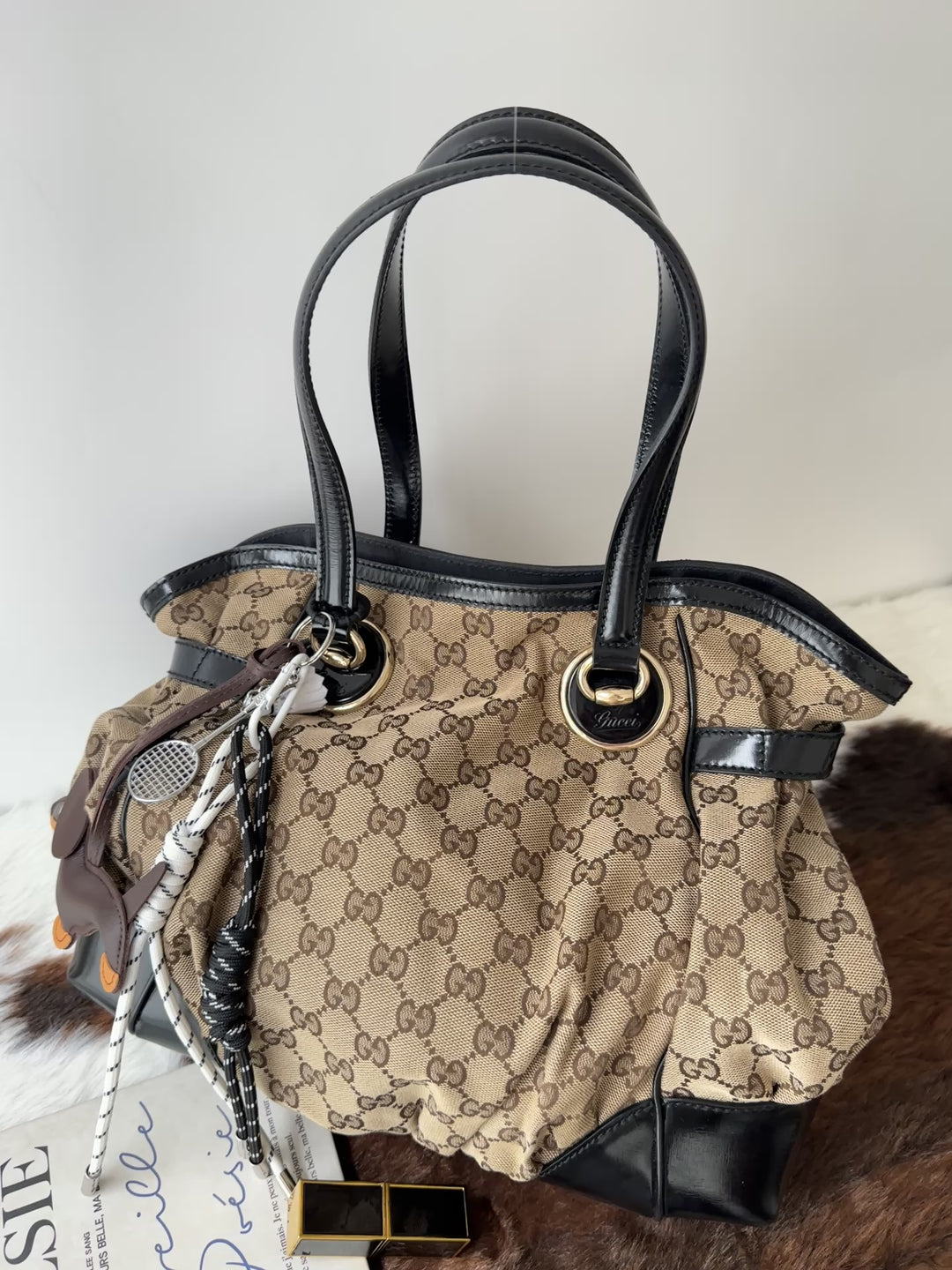 Gucci Monogram Tote Bag 🤎🖤｜Signature GG Canvas × Special Metal Details × Lightweight Daily Carry