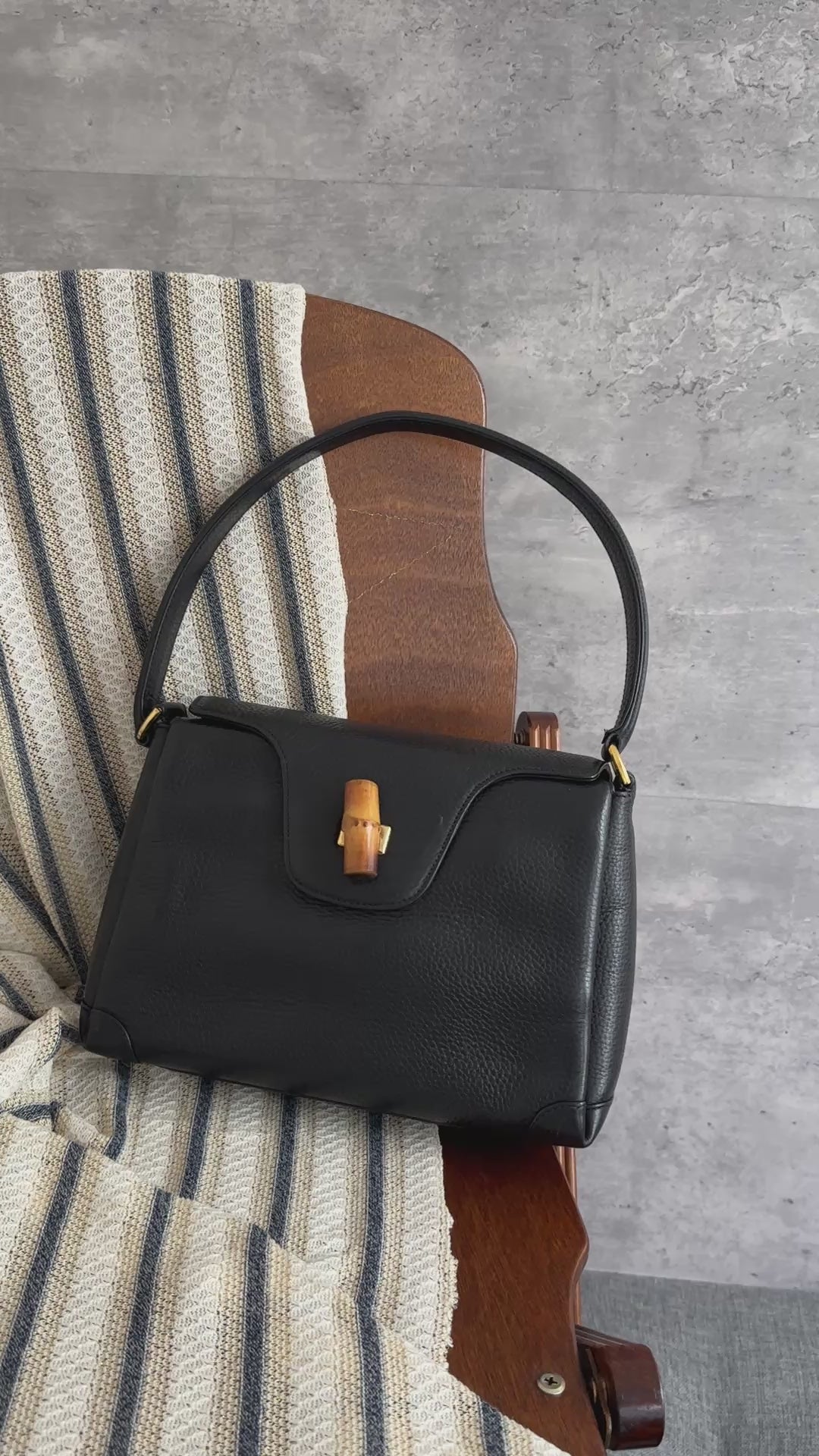 GUCCI Turnlock One-Shoulder Bag 🖤｜Black Cowhide Leather × Bamboo Turnlock × Structured Vintage Shape✨